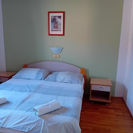 Apartmani Ana I Predrag Lopar Kamer foto